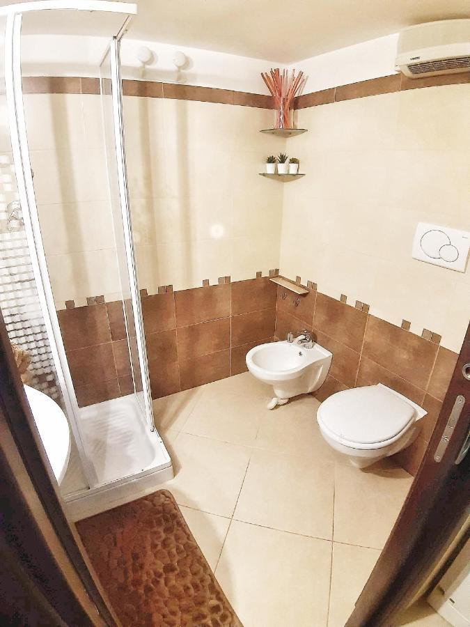 Olimpia House - Central Station Барі Екстер'єр фото