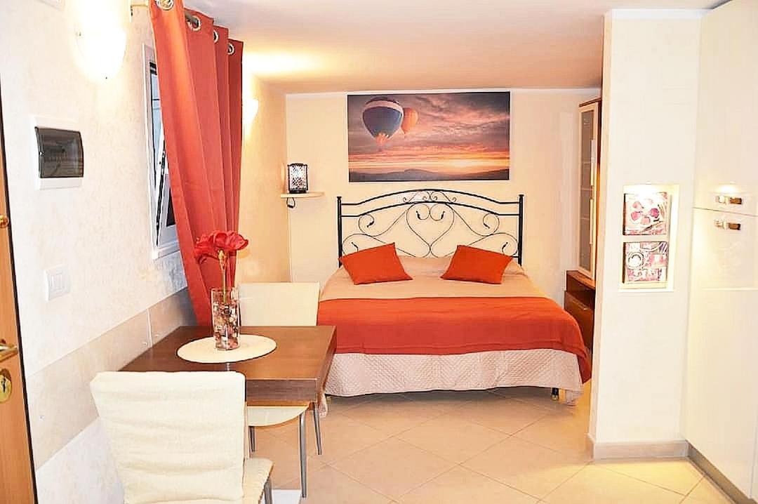 Olimpia House - Central Station Барі Екстер'єр фото