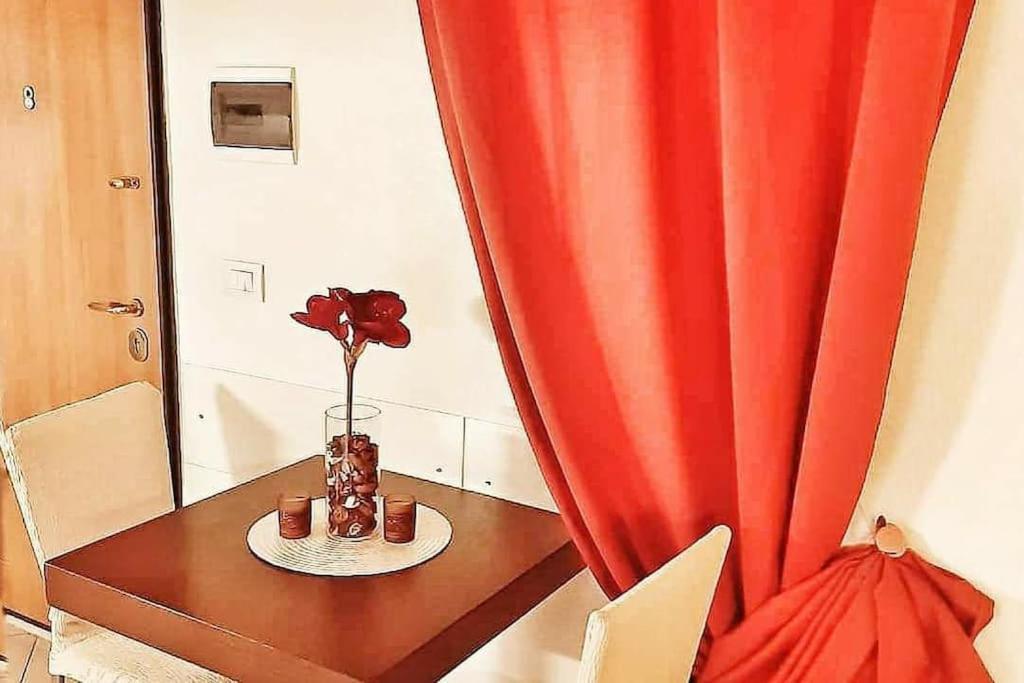 Olimpia House - Central Station Барі Екстер'єр фото