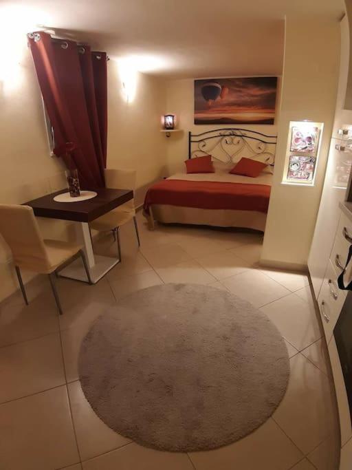 Olimpia House - Central Station Барі Екстер'єр фото