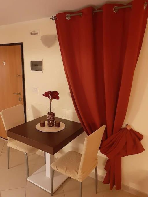 Olimpia House - Central Station Барі Екстер'єр фото